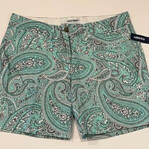 Old Navy 7 inch inseam paisley shorts size 8